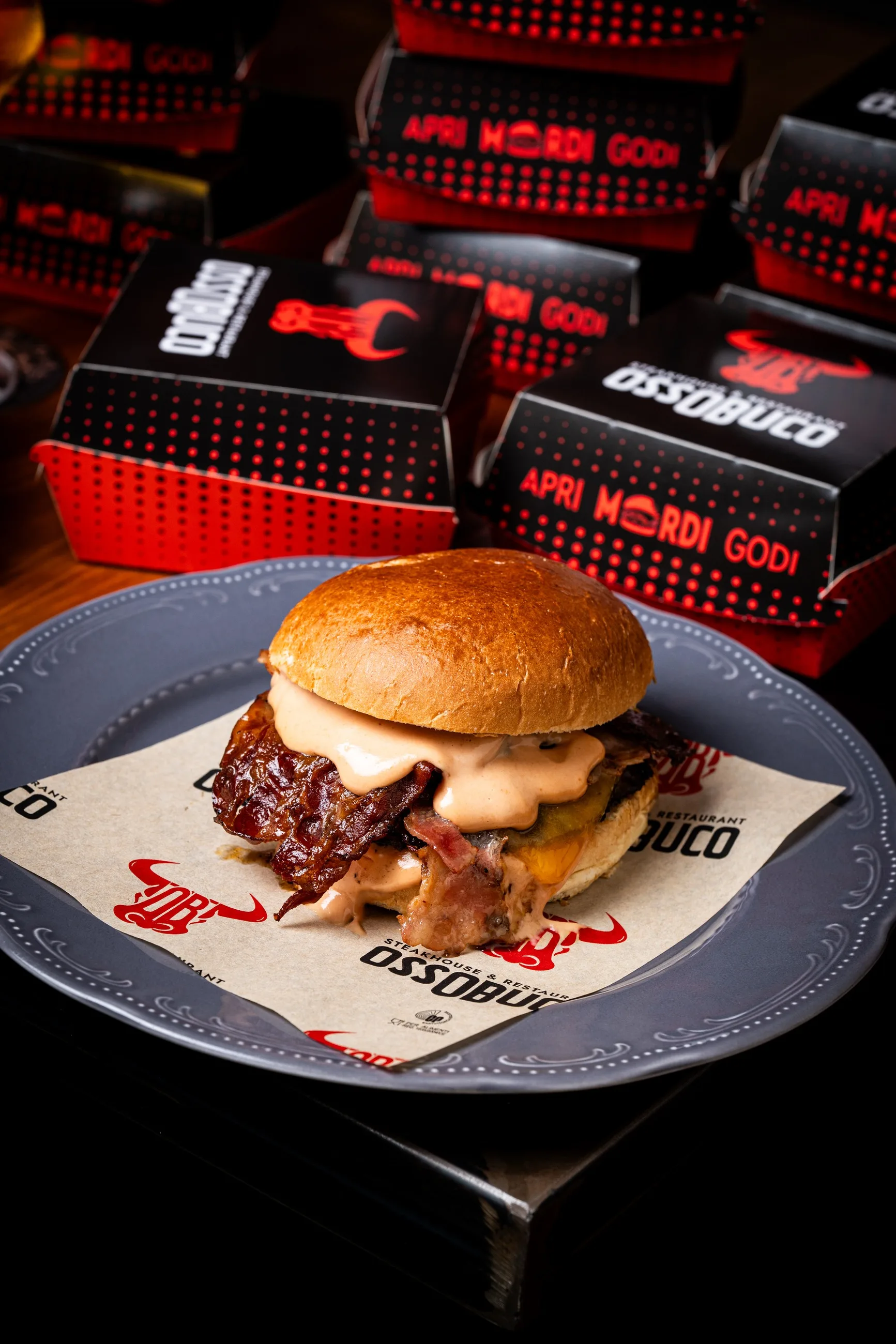 Il burger della casa, anche da asporto