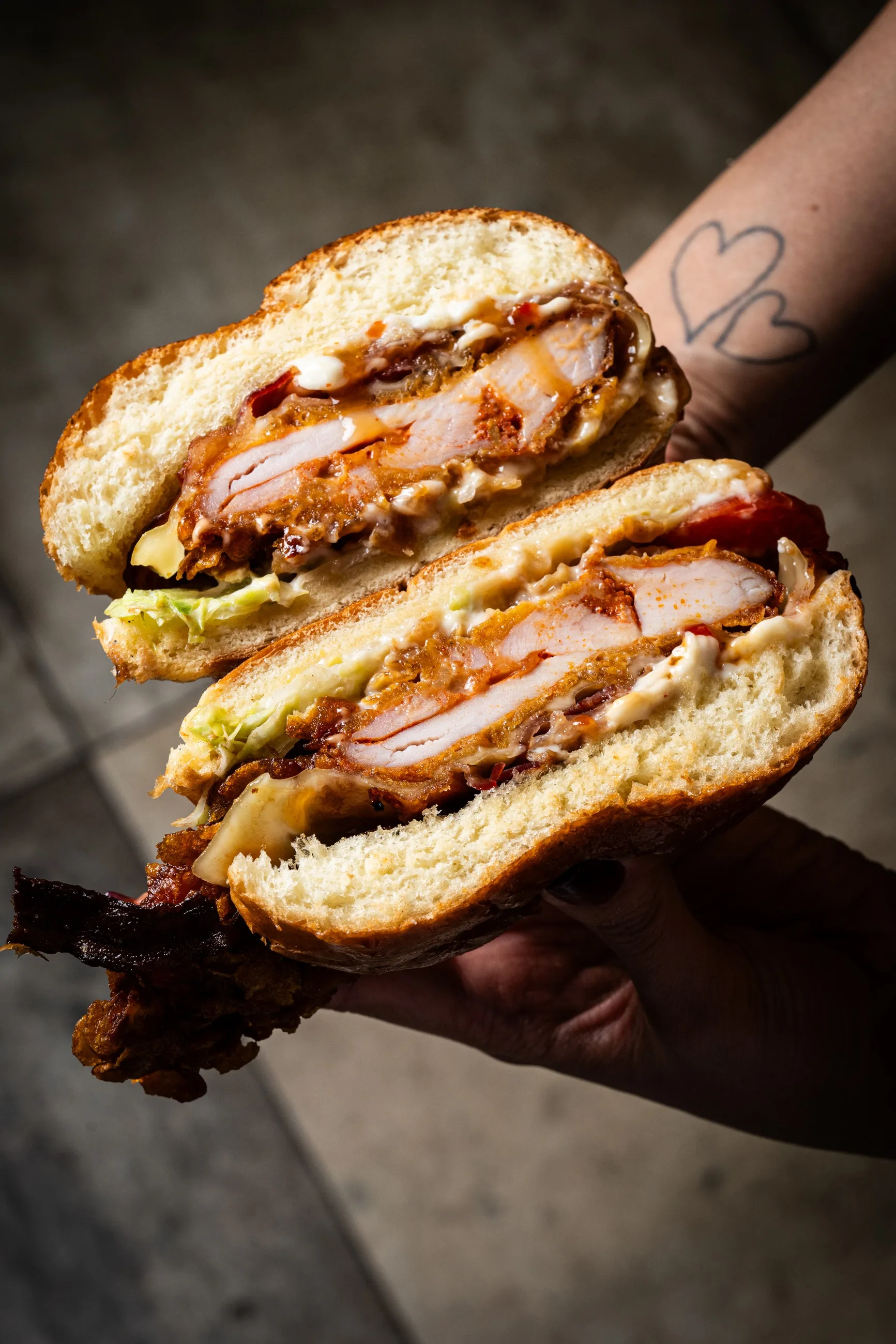Panino di pollo croccante